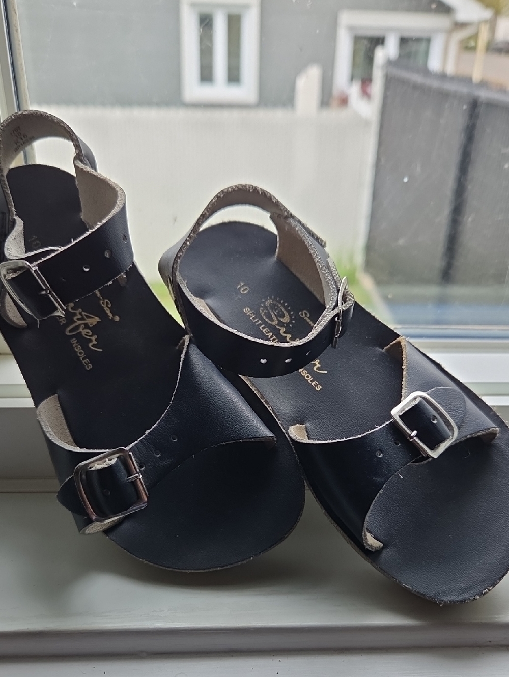 Hoyway Saltwater Navy Buckle Strap Sandals size 10 Split Leather